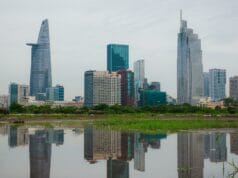 2024 Real Estate Investment: Maximizing Returns in a Volatile Market